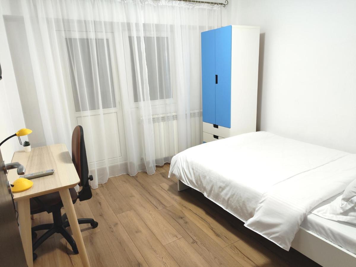 Platinum Apartment - Apartament Cu 3 Camere, 2 Dormitoare, 2 Bai, Bucatarie Complet Utilata, 2 Balcoane Bukarest Exterior foto