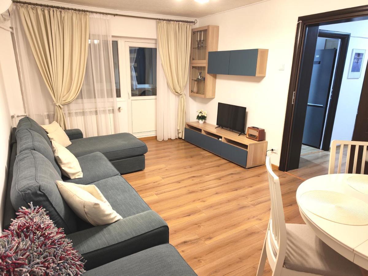 Platinum Apartment - Apartament Cu 3 Camere, 2 Dormitoare, 2 Bai, Bucatarie Complet Utilata, 2 Balcoane Bukarest Exterior foto