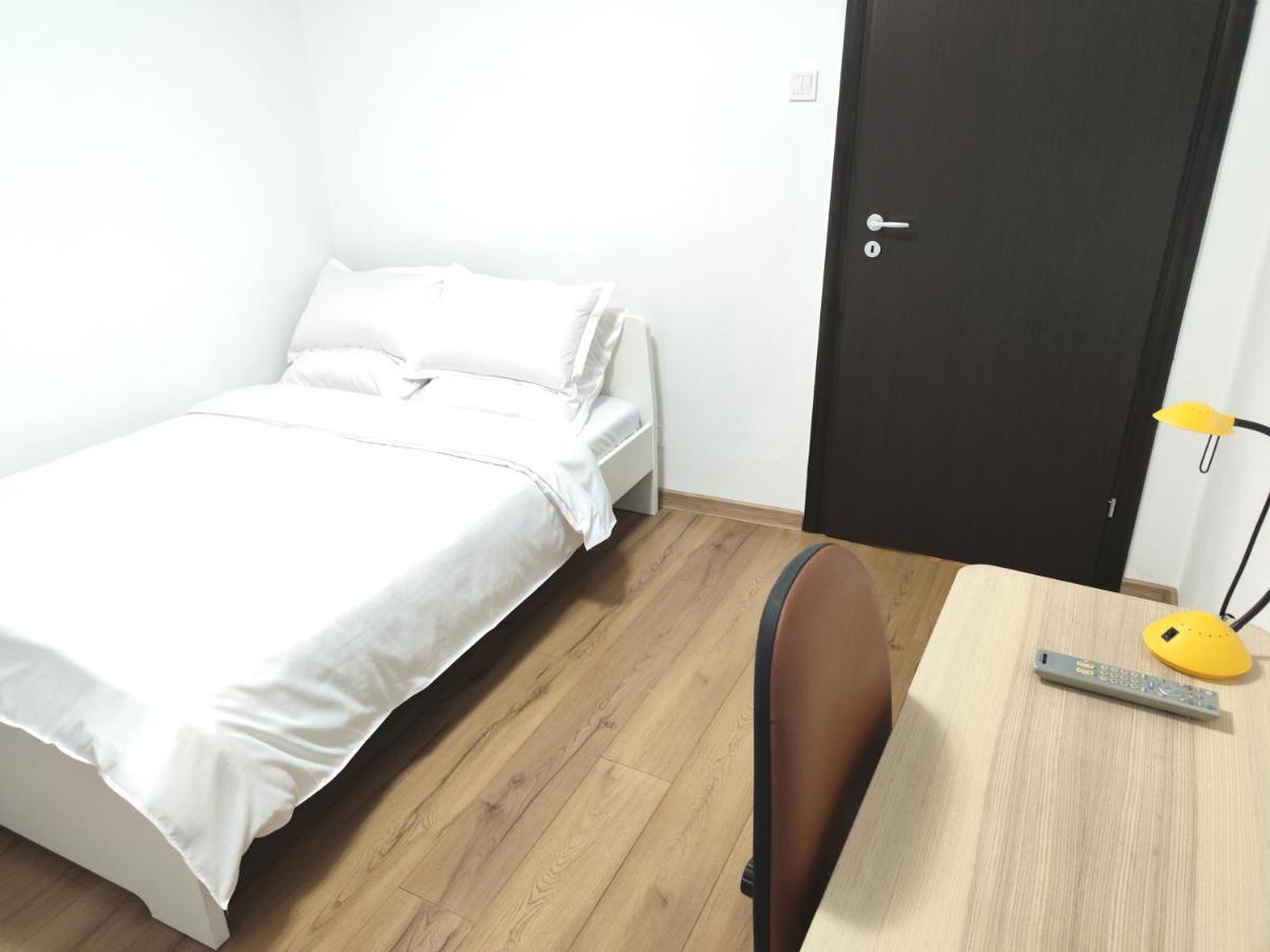 Platinum Apartment - Apartament Cu 3 Camere, 2 Dormitoare, 2 Bai, Bucatarie Complet Utilata, 2 Balcoane Bukarest Exterior foto