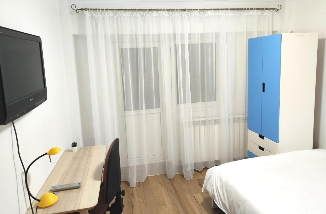 Platinum Apartment - Apartament Cu 3 Camere, 2 Dormitoare, 2 Bai, Bucatarie Complet Utilata, 2 Balcoane Bukarest Exterior foto