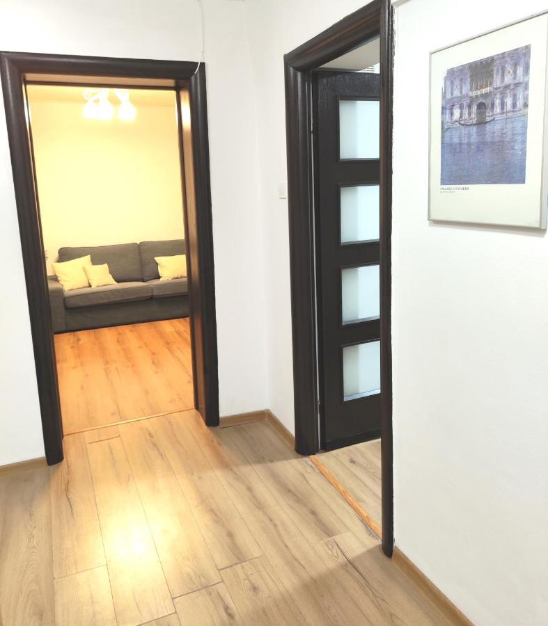 Platinum Apartment - Apartament Cu 3 Camere, 2 Dormitoare, 2 Bai, Bucatarie Complet Utilata, 2 Balcoane Bukarest Exterior foto