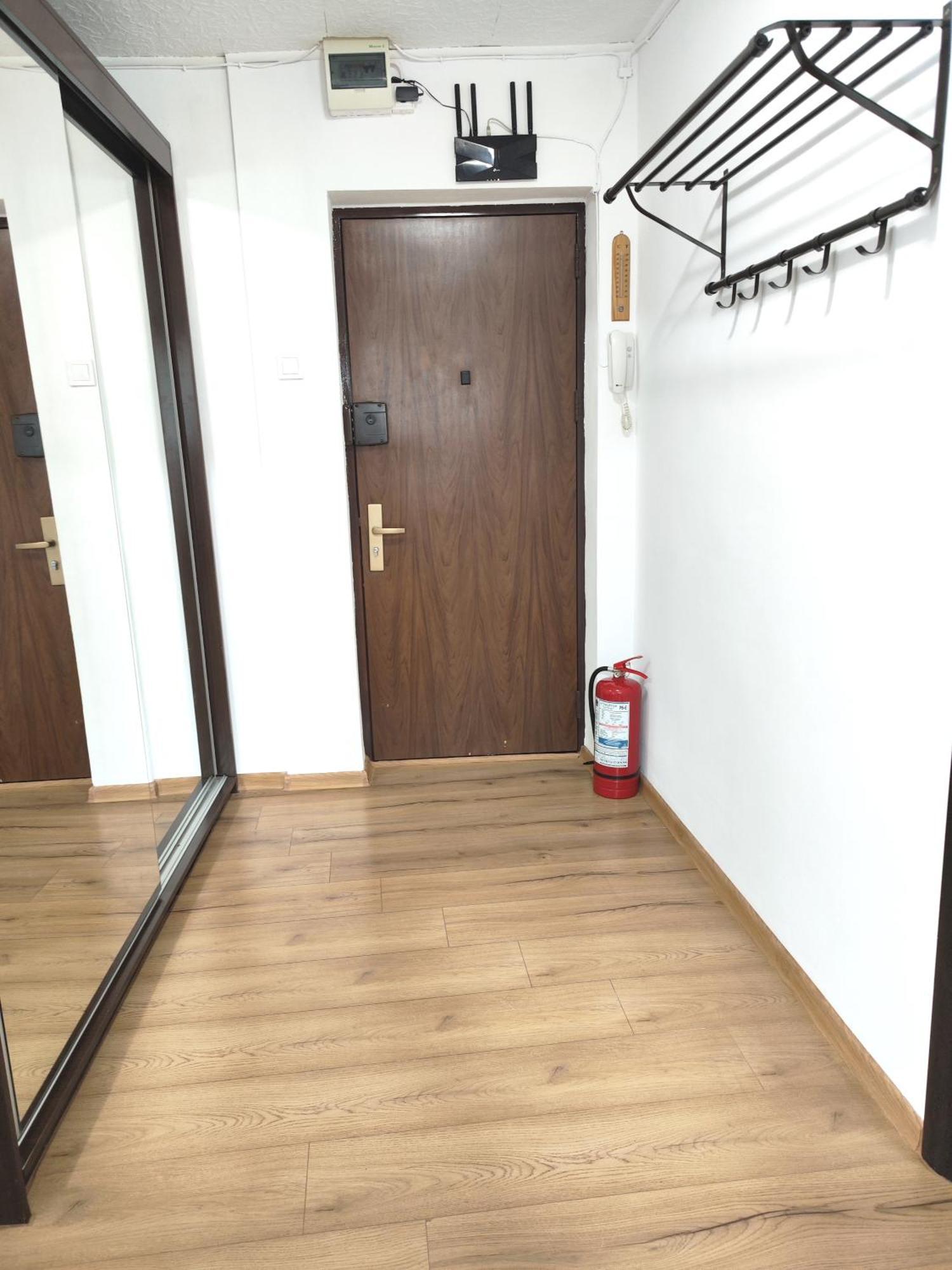Platinum Apartment - Apartament Cu 3 Camere, 2 Dormitoare, 2 Bai, Bucatarie Complet Utilata, 2 Balcoane Bukarest Exterior foto