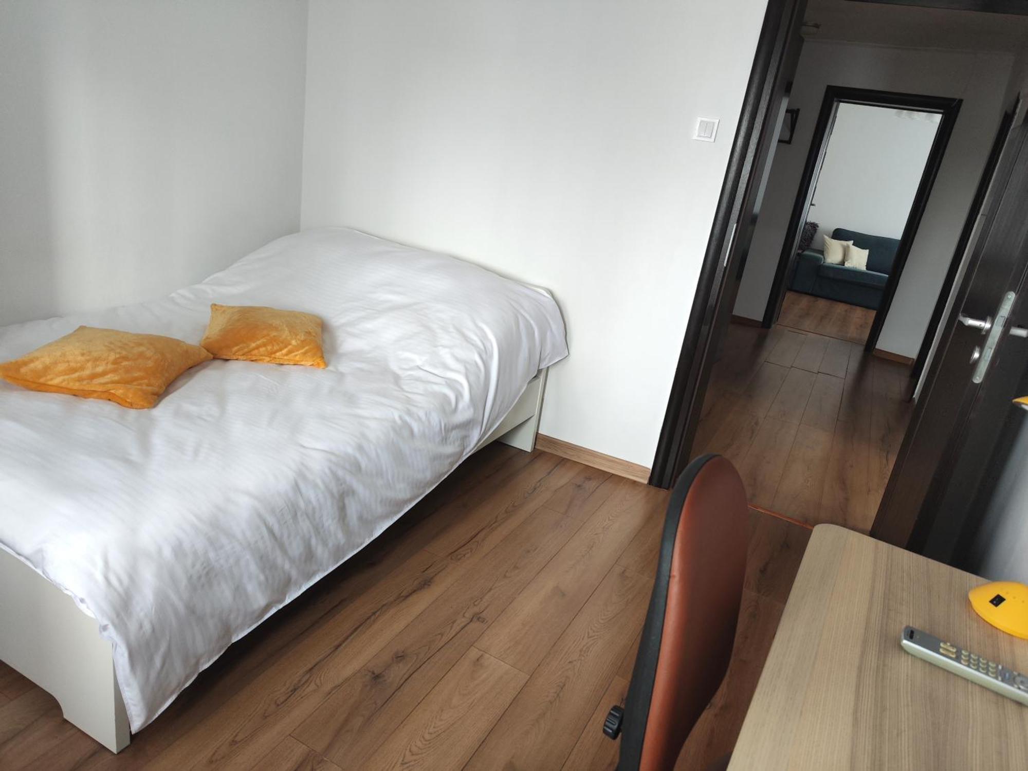 Platinum Apartment - Apartament Cu 3 Camere, 2 Dormitoare, 2 Bai, Bucatarie Complet Utilata, 2 Balcoane Bukarest Exterior foto