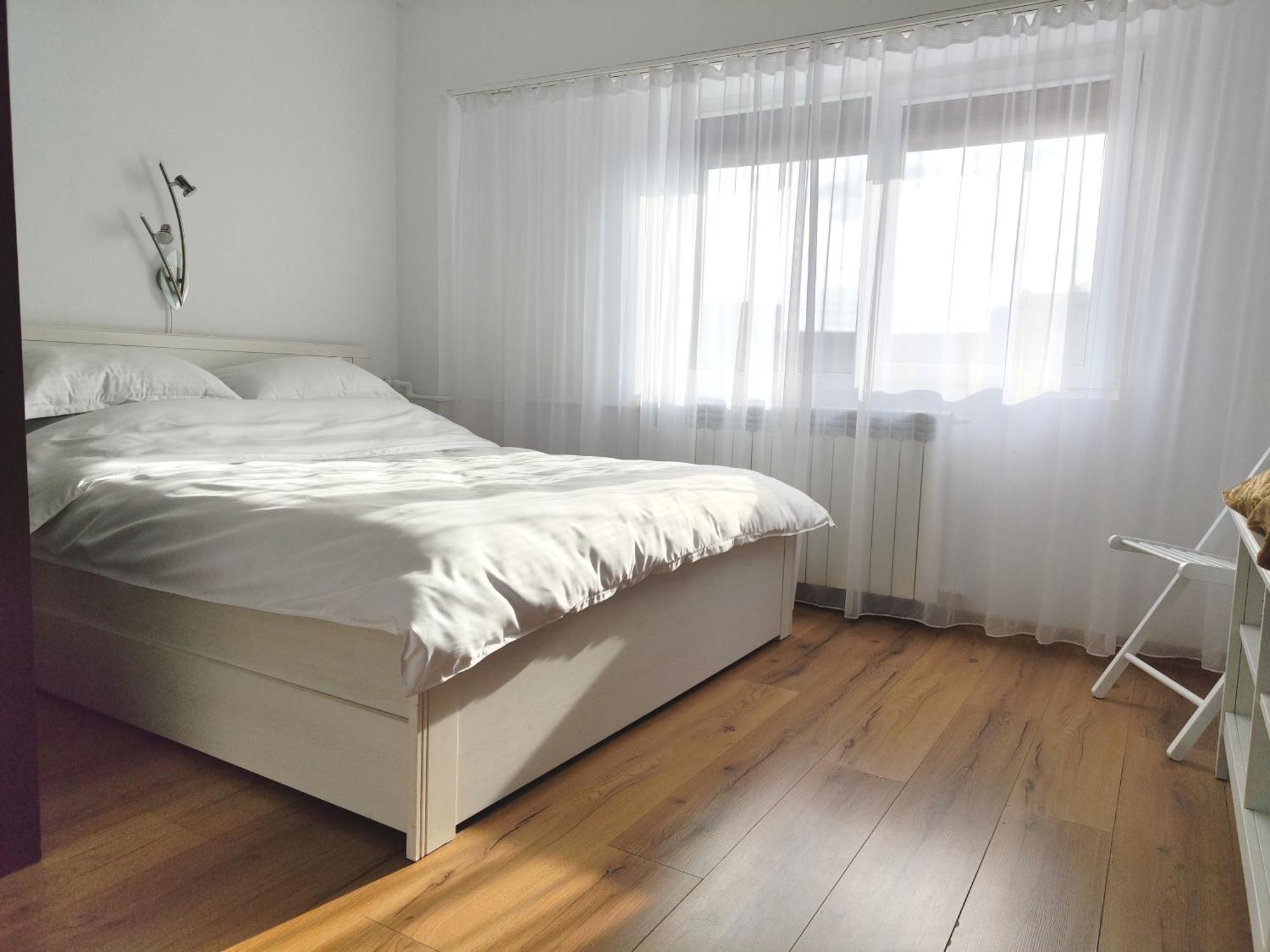 Platinum Apartment - Apartament Cu 3 Camere, 2 Dormitoare, 2 Bai, Bucatarie Complet Utilata, 2 Balcoane Bukarest Exterior foto