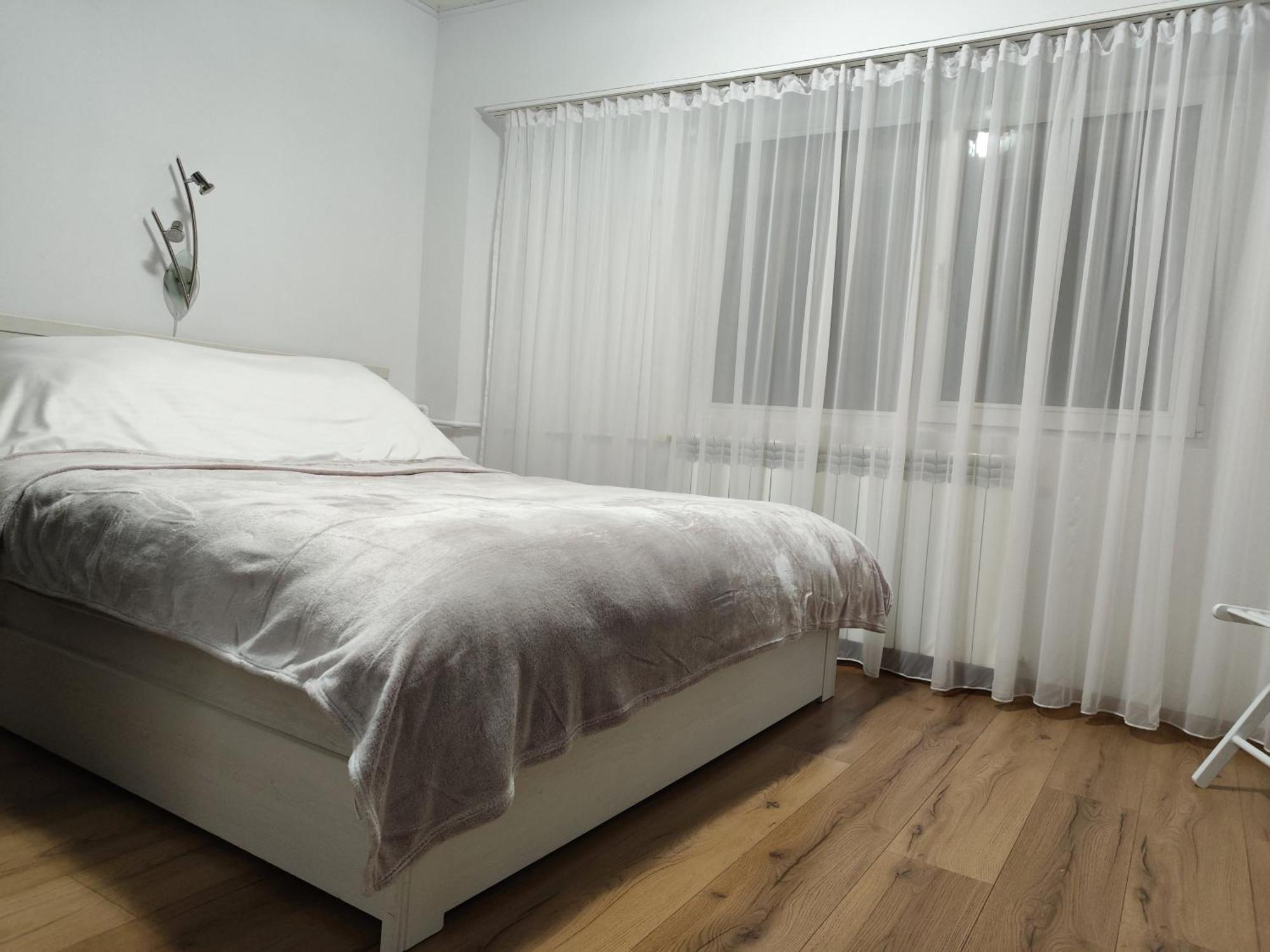 Platinum Apartment - Apartament Cu 3 Camere, 2 Dormitoare, 2 Bai, Bucatarie Complet Utilata, 2 Balcoane Bukarest Exterior foto