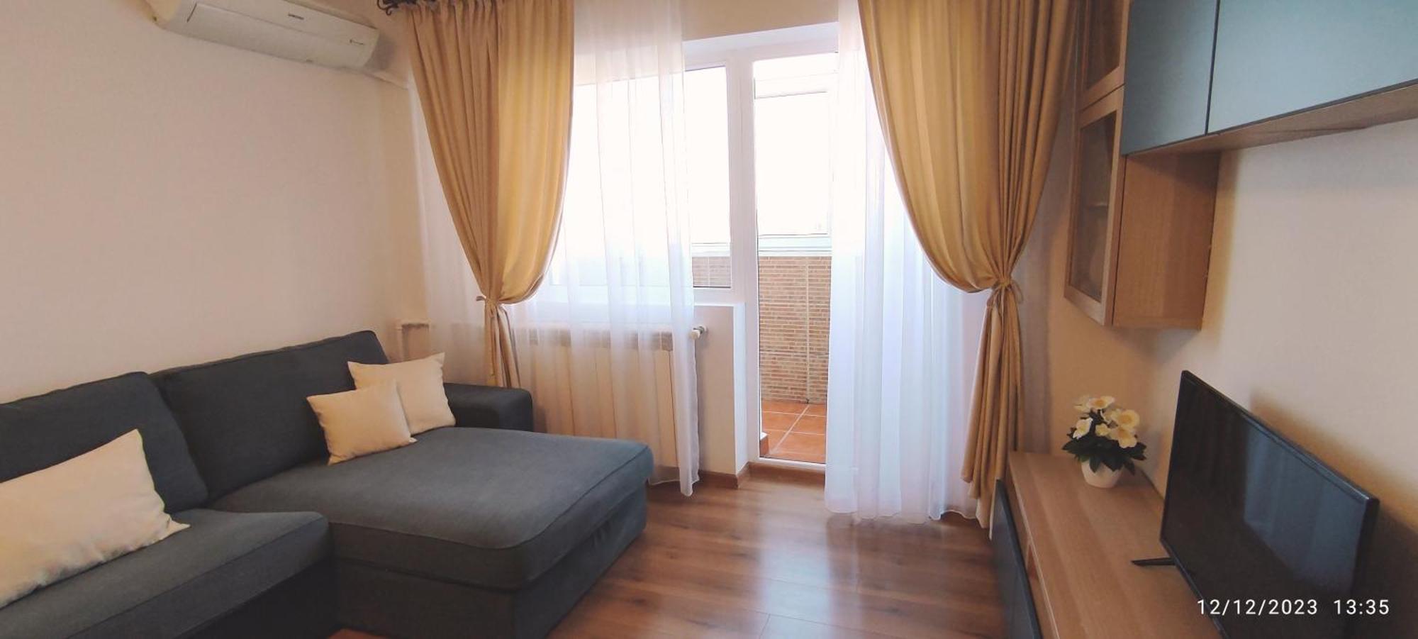 Platinum Apartment - Apartament Cu 3 Camere, 2 Dormitoare, 2 Bai, Bucatarie Complet Utilata, 2 Balcoane Bukarest Exterior foto