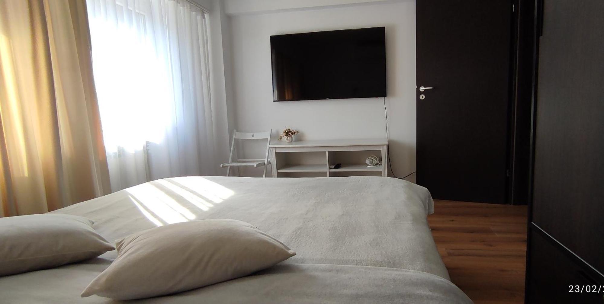 Platinum Apartment - Apartament Cu 3 Camere, 2 Dormitoare, 2 Bai, Bucatarie Complet Utilata, 2 Balcoane Bukarest Exterior foto